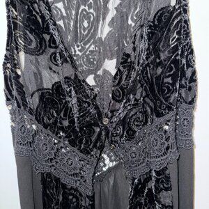 Coco + Jameson sleeveless burnout kimono